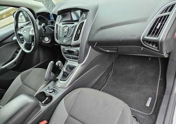 Ford Focus cena 28880 przebieg: 178050, rok produkcji 2014 z Wolsztyn małe 326